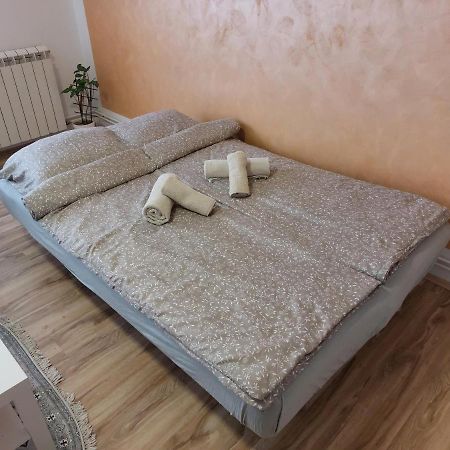Apartman Centar Sremska Mitrovica Exterior photo