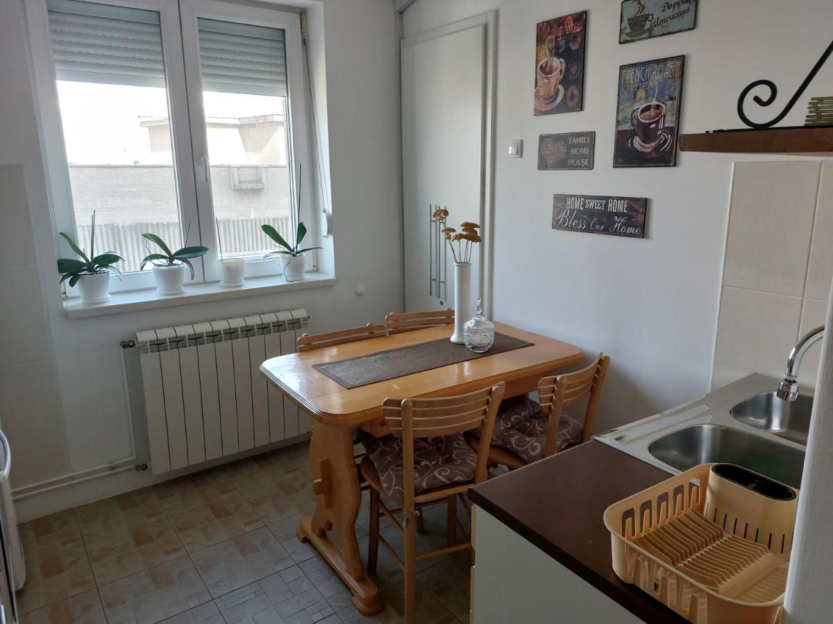 Apartman Centar Sremska Mitrovica Exterior photo